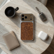 Obal na iPhone s leopardím vzorem a okénkem